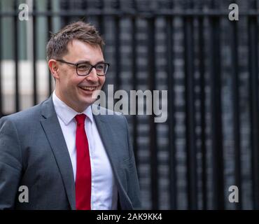 Londra REGNO UNITO 8 gennaio 2020, Ben Gascoigne segretario politico del Primo Ministro lascia 10 Downing Street, Londra Credit Ian Davidson/Alamy Live News Foto Stock