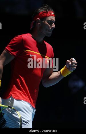 Perth, Australia. Gen 8, 2020. Rafael Nadal di Spagna celebra durante l'ATP COPPA DI GRUPPO B match contro Nishioka Yoshihito del Giappone in Perth, Australia, il 8 gennaio, 2020. Credito: Zhou Dan/Xinhua/Alamy Live News Foto Stock