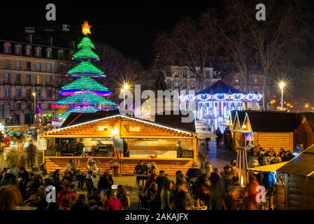 Il Bayonne mercatino di Natale di notte, Francia Foto Stock