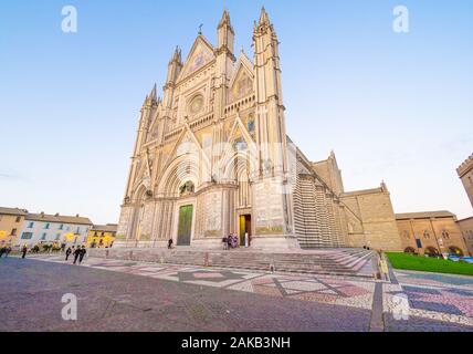 Orvieto (Italia) - La bella etrusca e medievale città di pietra nella regione Umbria, con un bel centro storico, "Pozzo di San Patrizio". Foto Stock