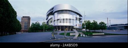 Museo della Mercedes-Benz esterno, Stoccarda, Baden-Württemberg, Germania Foto Stock