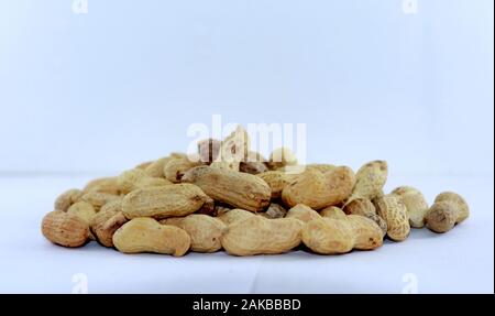 Penuts isolato su uno sfondo bianco Foto Stock