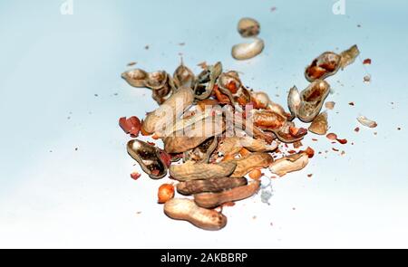 Penuts isolato su uno sfondo bianco Foto Stock