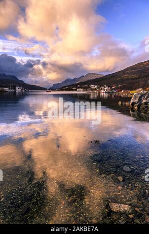 Kaldfjord, autunno paesaggi su Kvaløya isola nel Comune di Tromsø in Troms County, Norvegia. Foto Stock