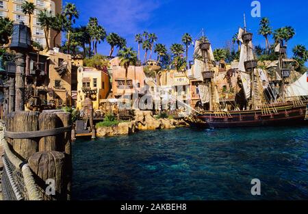 Vista di hotel e nave, Treasure Island Hotel di Las Vegas, Nevada, STATI UNITI D'AMERICA Foto Stock