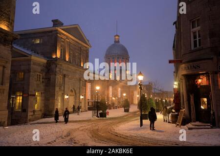 Mercato di Bonsecours in una tempesta di neve sera.Old Montreal.Montreal.Québec provincia.Canada Foto Stock