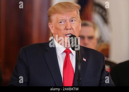 Washington DC, Stati Uniti d'America. Gen 8, 2020. Presidente Donald Trump risolve la nazione su Gennaio 8, 2020 a Washington, DC. dopo le forze iraniane ha lanciato più di una dozzina di missili balistici contro due basi militari in Iraq inizio mercoledì. (Foto di Oliver Contreras/SIPA USA) Credito: Sipa USA/Alamy Live News Foto Stock