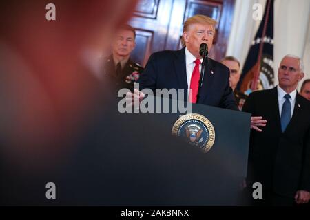 Washington, Stati Uniti d'America. 08 gen, 2020. Presidente Donald Trump risolve la nazione su Gennaio 8, 2020 a Washington, DC. dopo le forze iraniane ha lanciato più di una dozzina di missili balistici contro due basi militari in Iraq inizio mercoledì. (Foto di Oliver Contreras/SIPA USA) Credito: Sipa USA/Alamy Live News Foto Stock