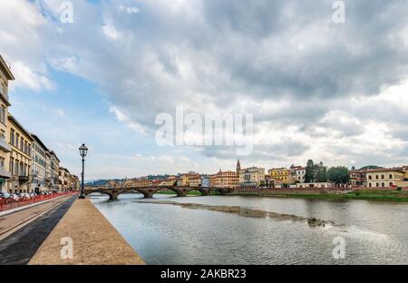 Firenze Toscana Italia. Vista dal Ponte alle Grazie. Foto Stock