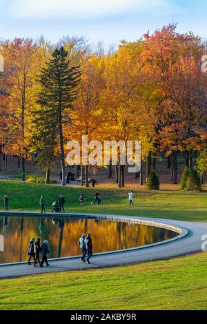 Canada, Provincia di Quebec, Montreal, Mount Royal Park, Beaver Lake nei colori dell'estate Indiana Foto Stock