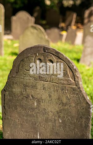 Granary sepoltura a Boston, Massachusetts, fondata 1660. Ultimo luogo di riposo di Paul Revere e Samuel Adams e John Hancock. Foto Stock