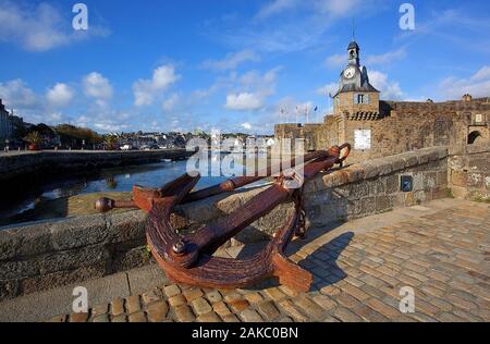 Francia, Finisterre, Concarneau, la vicina città, città fortificata del XV e XVI secolo rettificate da Vauban nel XVII secolo Foto Stock