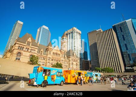 Canada, Provincia di Ontario, Toronto, Città Vecchia, Nathan Philips Square, cibo carrello Foto Stock