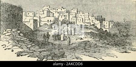 Verso il sorgere del sole, essendo schizzi di viaggi in Europa e l'Oriente, a cui viene aggiunto un memoriale di schizzo del RevWilliam Morley Punshon . ^. Betlemme. Siamo arrivati a Betlemme in una pioggia di concia e rodethrough le sue ripide e scivolose e strette stradine finoal Khan. Qui abbiamo avuto un ampio margine di tempo per il riposo andthought; e come Bethlehemites aroundus riuniti, come vi è venuto correndo su di noi il sacro associ- schizzi di viaggio. 263 zioni del luogo. Il bello facce delle donne,che sono notevoli per la bellezza personale, ha ricordato usof Ruth, la Moabita bello,e il ben-developedforms e nobile Foto Stock