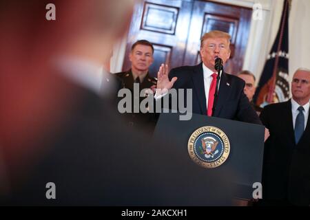 Washington DC, Stati Uniti d'America. 8 Jan 2020. Presidente Donald Trump risolve la nazione su Gennaio 8, 2020 a Washington, DC. dopo le forze iraniane ha lanciato più di una dozzina di missili balistici contro due basi militari in Iraq inizio mercoledì. (Foto di Oliver Contreras/SIPA USA) Credito: Sipa USA/Alamy Live News Foto Stock