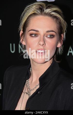 Los Angeles, Stati Uniti d'America. 07Th gen, 2020. Kristen Stewart al ventesimo secolo Fox lo screening della ventola di "Underwater'. Tenuto presso la Alamo DraftHouse Cinema a Los Angeles, CA, 7 gennaio 2020. Foto: Richard Chavez/PictureLux Credito: PictureLux/Hollywood Archive/Alamy Live News Foto Stock