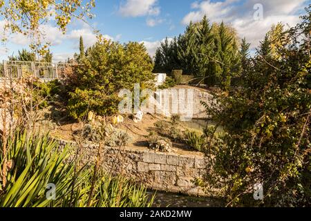 Valladolid, Spagna. Uno dei destini di chiuse (numero 42) del Canal de Castilla (Canal di Castiglia), costruito nel XVIII secolo Foto Stock