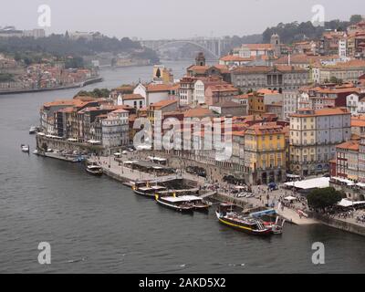 Porto, la parte storica della città a nord del fiume Douro, Portogallo Foto Stock