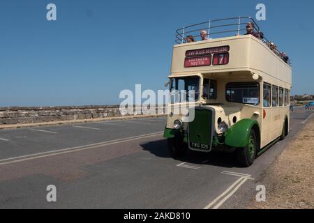 Un autobus scoperto Southern Vectis Bristol K in una giornata di corsa sull'Isola di Wight Foto Stock