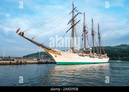 Il El Cano nave nelle acque di Biskay Foto Stock