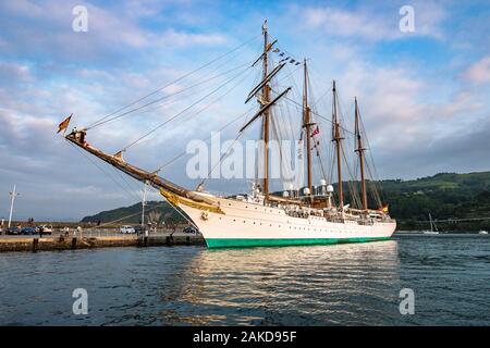 Il El Cano nave nelle acque di Biskay Foto Stock