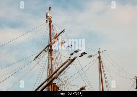 Il El Cano nave nelle acque di Biskay Foto Stock