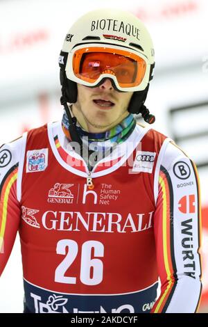 8 gennaio 2020, Madonna di Campiglio, Italia; FIS Coppa del Mondo di sci alpino maschile di slalom notturno a Madonna di Campiglio, Italia su Gennaio 8, 2020, Linus Strasser(GER) Foto Stock