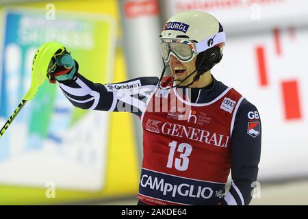 Madonna di Campiglio, Italia. 8 gennaio, 2020. FIS Coppa del Mondo di sci alpino maschile di slalom notturno a Madonna di Campiglio, Italia su Gennaio 8, 2020, Dave Ryding (GBR) Foto: Pierre Teyssot/Espa-Images Credito: Lo sport europeo Agenzia fotografica/Alamy Live News Foto Stock