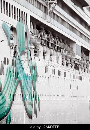 La Valletta, Malta - 7 APR - dettaglio del Jade norvegese cruiseliner mentre ormeggiato a Malta il 7 aprile 2010 Foto Stock