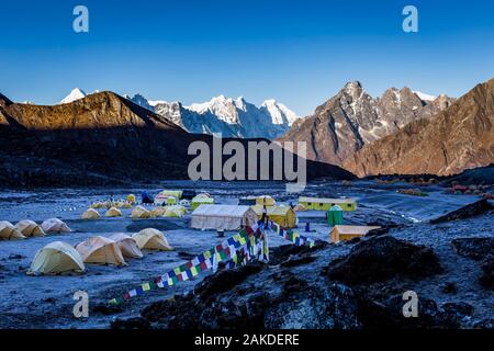 Mattina fredda al campo base Ama Dablam, nella regione dell'Everest Nepal Himalaya Foto Stock