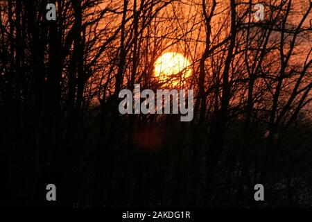 Impostazione di grande sole visto da Ohio, Stati Uniti d'America Foto Stock