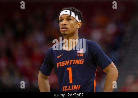 Madison, WI, Stati Uniti d'America. Gen 8, 2020. Illinois Fighting Illini guard Trento Frazier #1 si affaccia su durante il NCAA pallacanestro tra l'Illinois Fighting Illini e Wisconsin Badgers a Kohl Center a Madison, WI. John Fisher/CSM/Alamy Live News Foto Stock