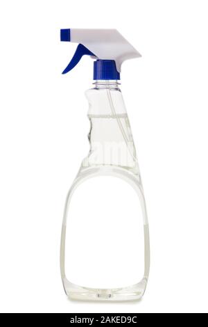 Vuoto bianco di plastica spray flacone di detergente isolato su sfondo bianco. Con percorso di clipping incluso. Foto Stock