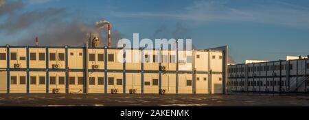 Case modulari per i lavoratori la costruzione della fabbrica di prodotti petrolchimici produrre polipropilene polizia in Polonia Foto Stock