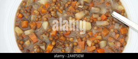 Deliziosa preparata di fresco zuppa di lenticchie Foto Stock