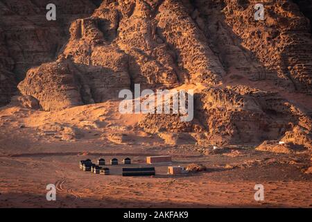 Esperienza Beduin camping a Wadi Rum desert, Giordania Foto Stock