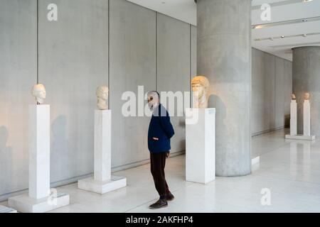 Athens, Grecia - 22 DIC 2019: mostra nel Museo dell'Acropoli di Atene, Grecia, Europa Foto Stock