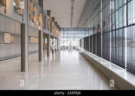 Athens, Grecia - 22 DIC 2019: mostra nel Museo dell'Acropoli di Atene, Grecia, Europa Foto Stock