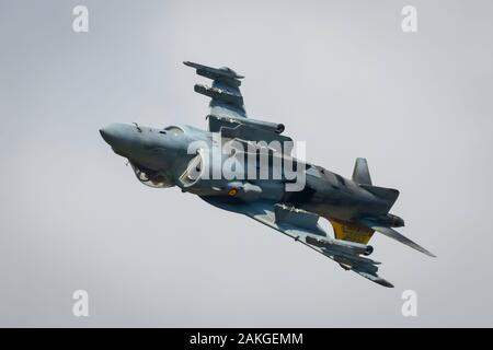 Fairford, Gloucestershire, Regno Unito - 20th luglio 2019: Spagnolo Marina EAV-8B Harrier II Espone al Fairford International Air Tattoo 2019 Foto Stock