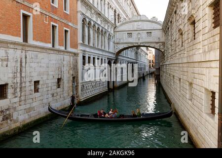 L'Italia, Veneto, Venezia, elencato come patrimonio mondiale dall'UNESCO, la zona di San Marco, il ponte dei Sospiri (ponte del Sospiri) Foto Stock