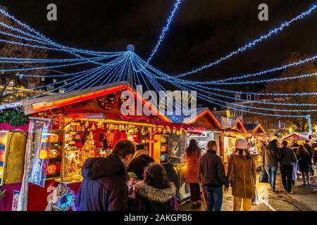 Francia, Nord, Lille, Place Rihour, il mercatino di Natale Foto Stock