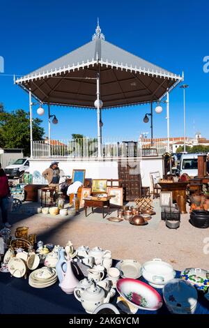 Il Portogallo, regione Alentejo, città di Estremoz, settimanale paese e mercato delle pulci Foto Stock