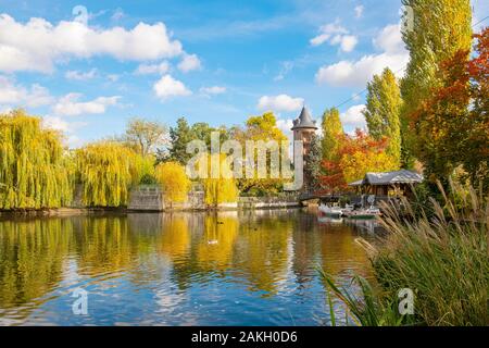 Francia, Parigi, il giardino di acclimatazione in autunno Foto Stock