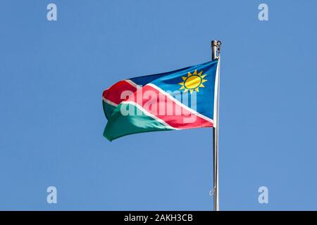 La Namibia, Oshikoto provincia, il Parco Nazionale di Etosha, Namibia bandiera nazionale Foto Stock