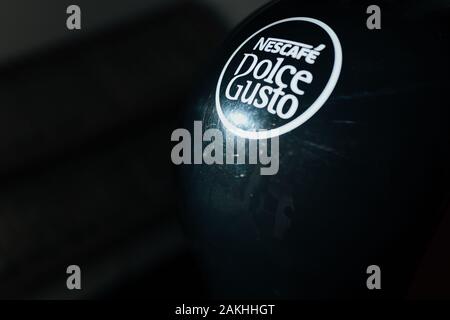 Valencia, Spagna - 4 Gennaio 2019: DolceGusto caffettiera elettrica da Nestcafé. Foto Stock