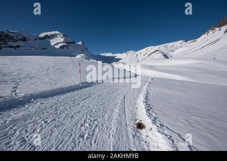 splendido paesaggio di neve nelle alpi svizzere vicino a grindelwald. Foto Stock