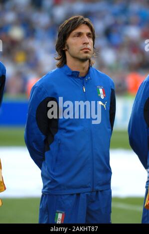 Hannover Germania, 12 maggio 2006 FIFA World Cup Germany 2006, Italia - Ghana, corrispondono al HDI-Arena : Andrea Pirlo prima della partita Foto Stock