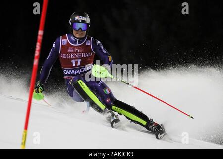 Madonna di Campiglio, Italia. 8 Gen, 2020. vinatzer alex (ita)durante la Audi FIS World Cup - Slalom uomini, sci di Madonna di Campiglio, Italia, gennaio 08 2020 - LPS/Sergio Bisi Credito: Sergio Bisi/LP/ZUMA filo/Alamy Live News Foto Stock