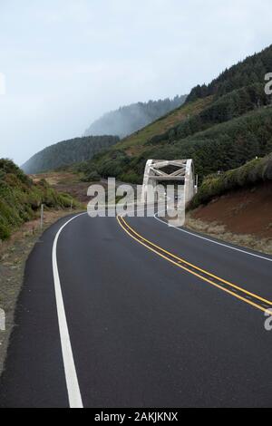 Big Creek il ponte di arco sulla costa dell'Oregon Foto Stock