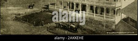Uno storico, descrittivo e commerciale di directory Owyhee County, Idaho, Gennaio 1898 . ? •! 1 Io 11a. Hotel ana Superintendents Residence, Dewey. 68 STORICO DI DIRECTORY ma successivamente cadde in rovina e per molti anni è stato semplicemente astopping posto per viandanti, stadi e teamsters, il solo edificio ofprominence essendo il vecchio Booneville hotel. Foto Stock